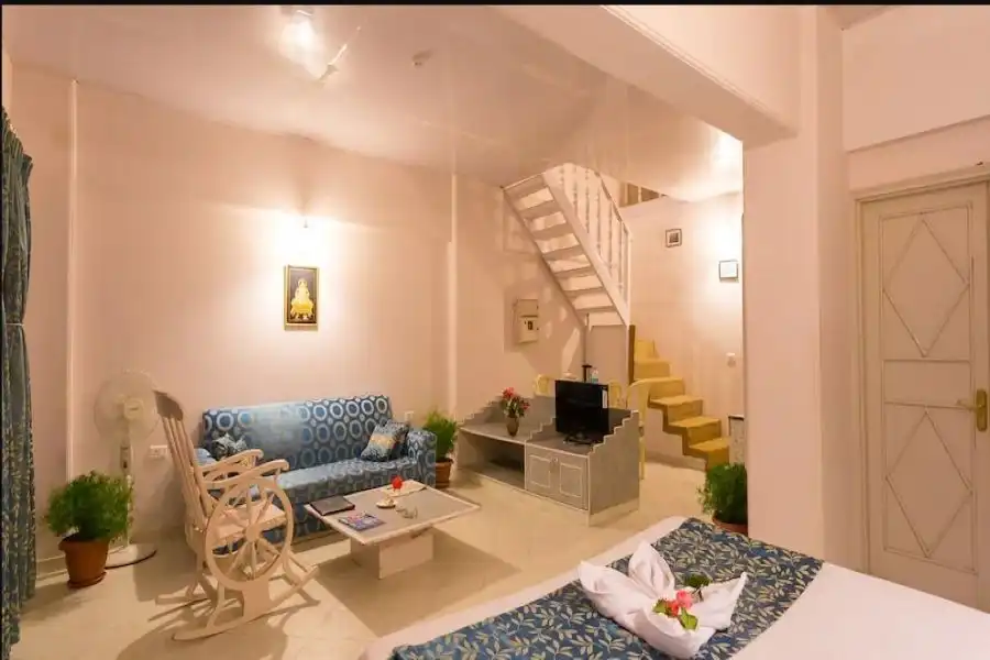 Toshali Royal View Resort Shimla Royal suite room