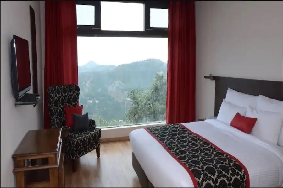 Woodsmoke Resort and Spa Shimla Deluxe room
